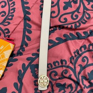 Tory Burch reversible belt!